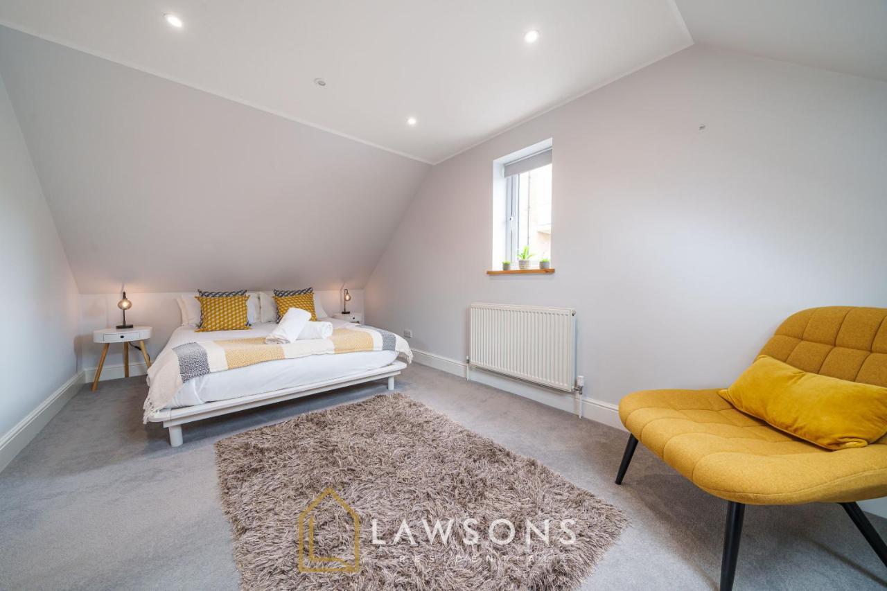 شقة Loft Living By Lawsons With Parking ويندسور المظهر الخارجي الصورة